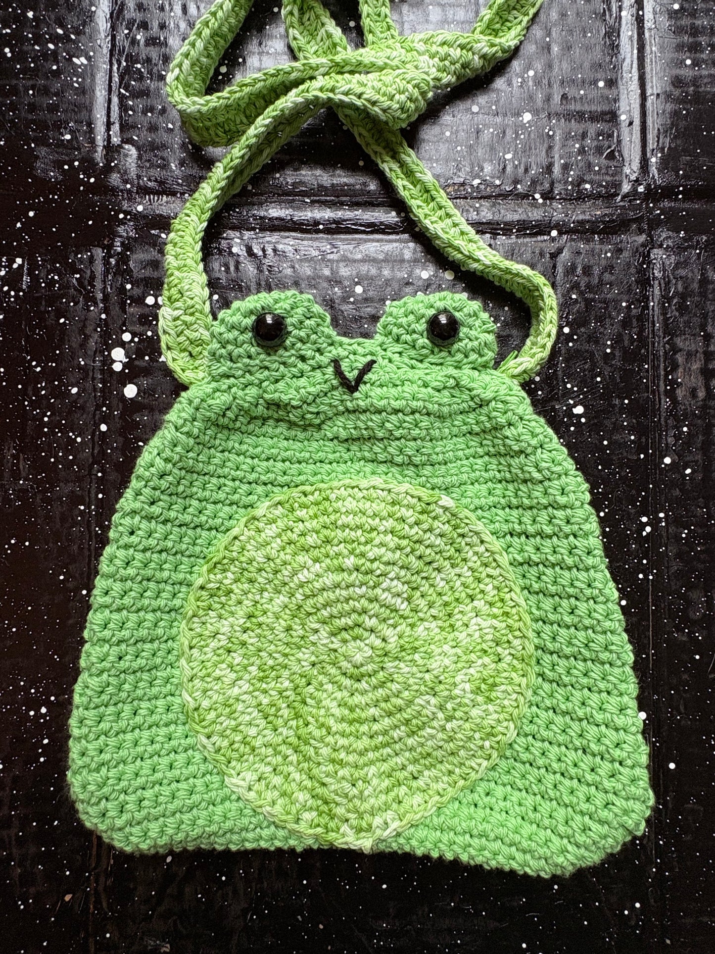 far out froggies.